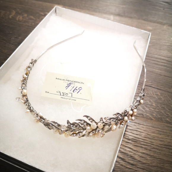 Accessories - Wedding hairband with crystals and pearls brand new